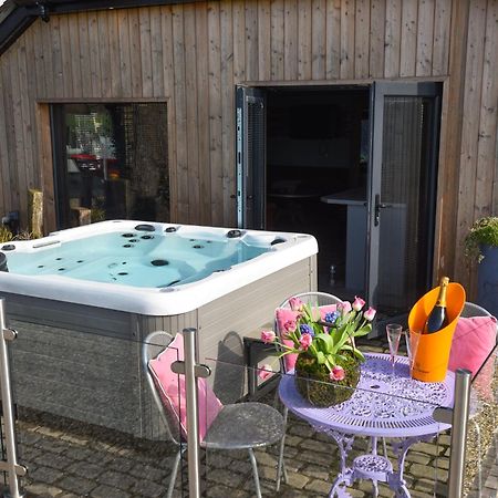 Air Maison - The Cow Shed Wow Factor Countryside Retreat Westbourne  エクステリア 写真