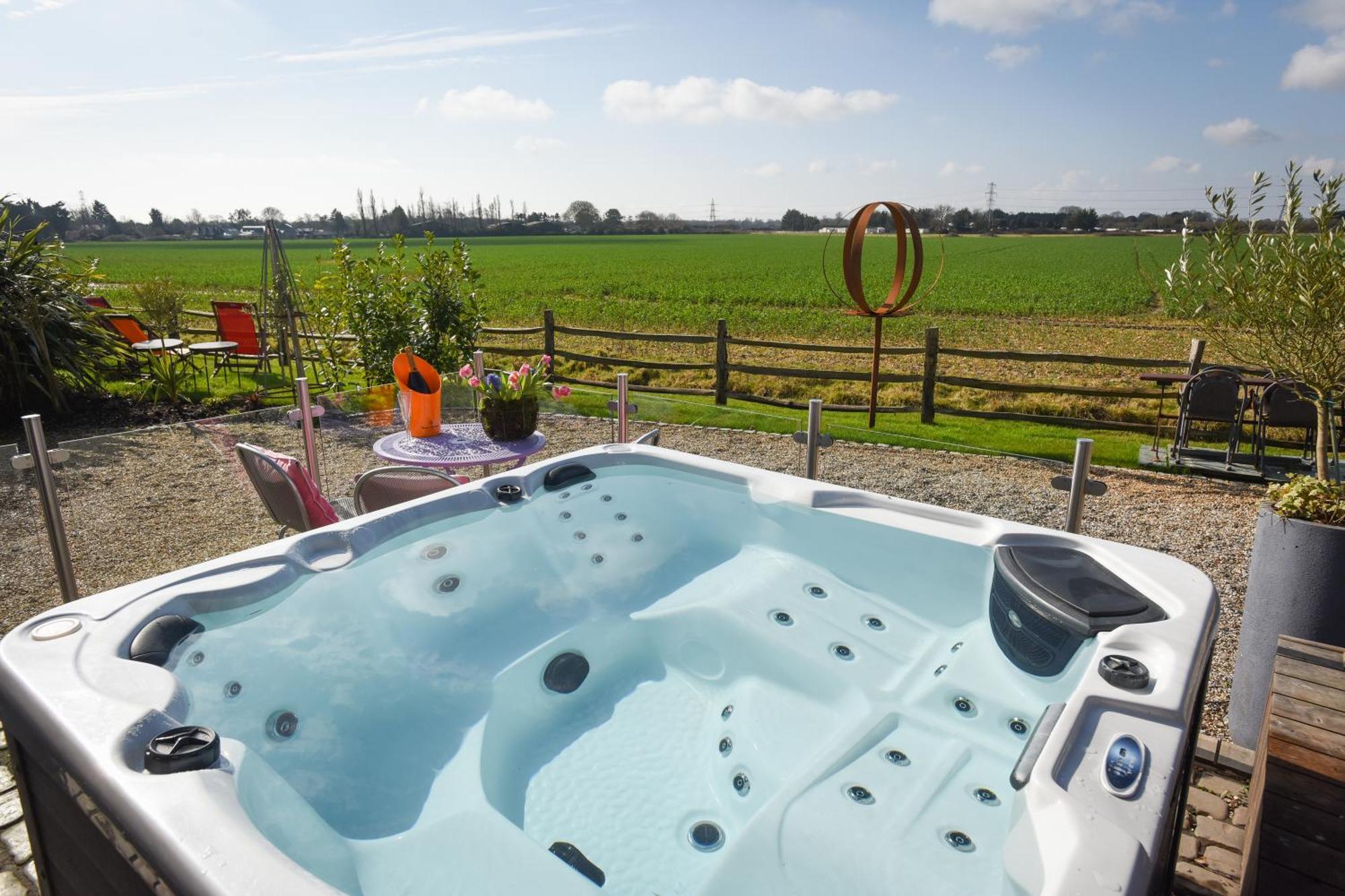 Air Maison - The Cow Shed Wow Factor Countryside Retreat Westbourne  エクステリア 写真