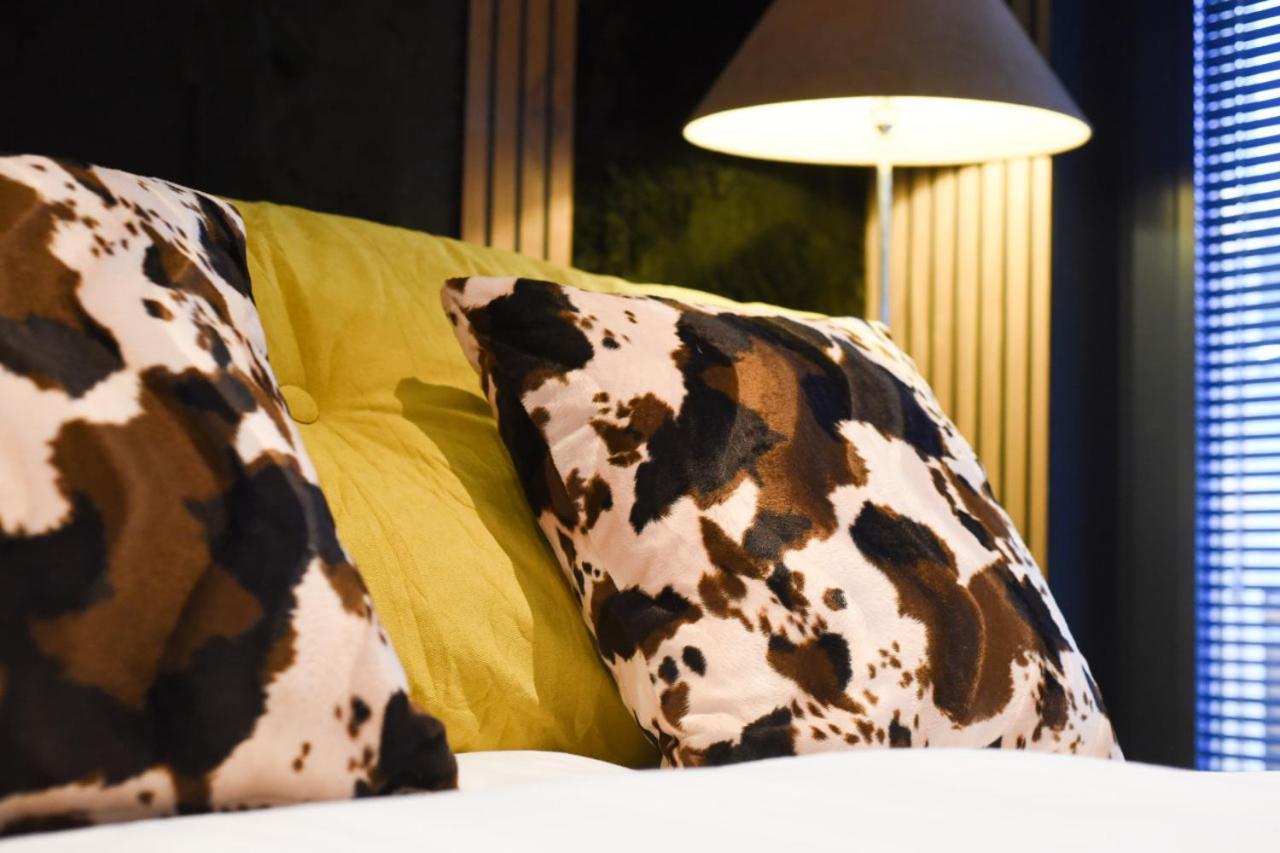 Air Maison - The Cow Shed Wow Factor Countryside Retreat Westbourne  エクステリア 写真