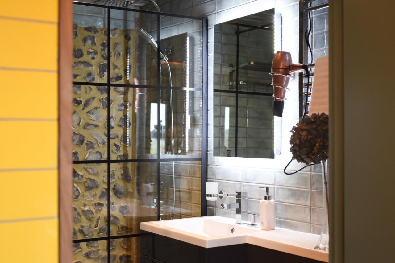 Air Maison - The Cow Shed Wow Factor Countryside Retreat Westbourne  エクステリア 写真