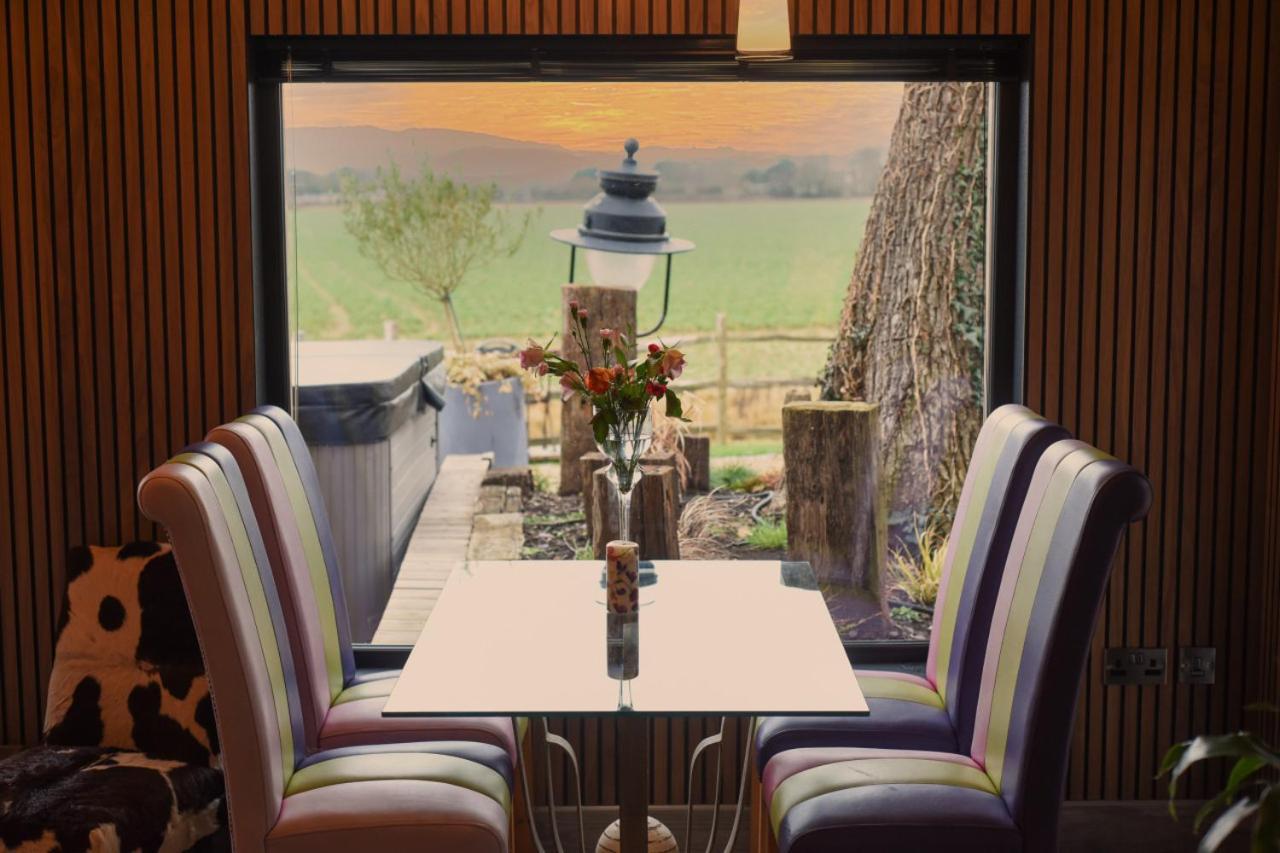 Air Maison - The Cow Shed Wow Factor Countryside Retreat Westbourne  エクステリア 写真