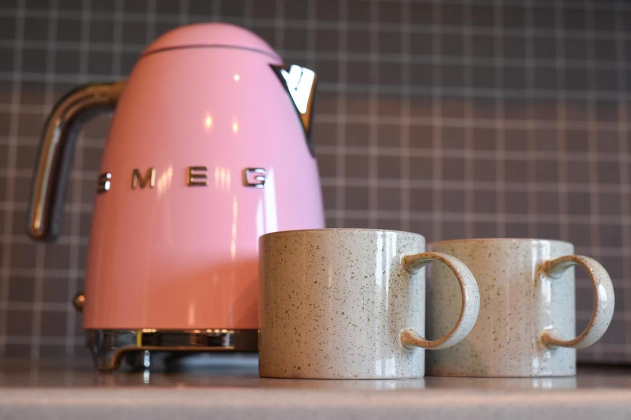 Air Maison - The Cow Shed Wow Factor Countryside Retreat Westbourne  エクステリア 写真