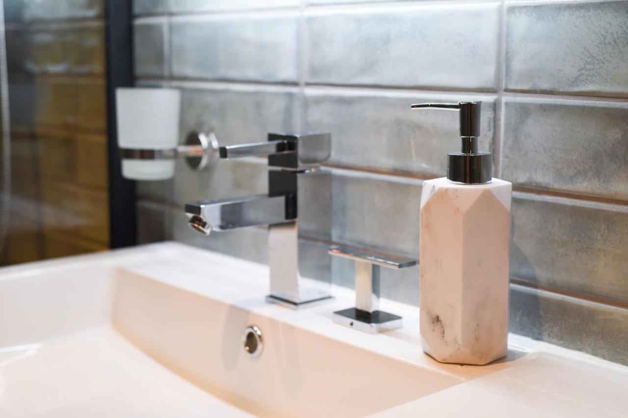 Air Maison - The Cow Shed Wow Factor Countryside Retreat Westbourne  エクステリア 写真