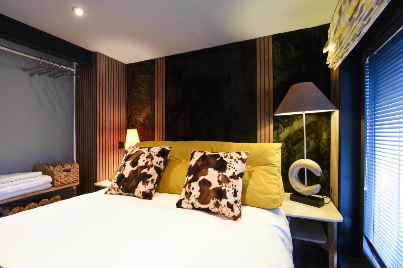 Air Maison - The Cow Shed Wow Factor Countryside Retreat Westbourne  エクステリア 写真